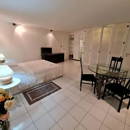 Apartament Monolocale Oberdan
